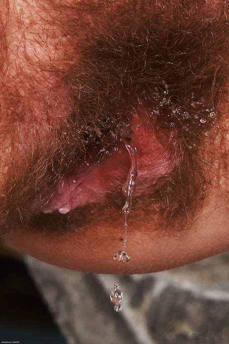 Hairy Pissing Porn Pics Gallery HairyPorn Pics